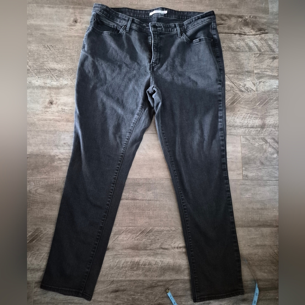 Levis 311 Shaping Skinny.